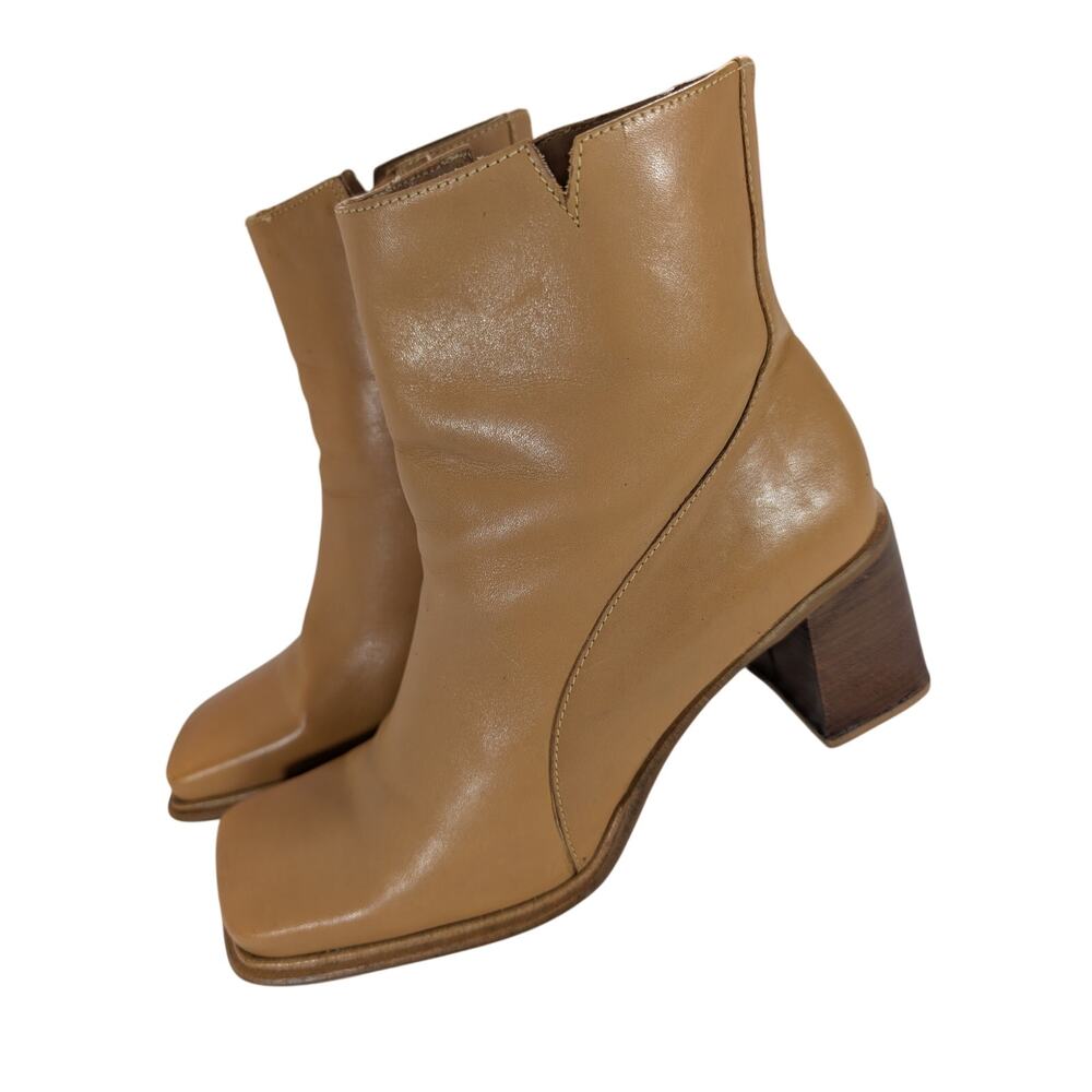 DIBA! WARM TAN/BEIGE GENUINE LEATHER, SQUARE TOE, CHUNKY HEEL ANKLE BOOTS! 7.5M